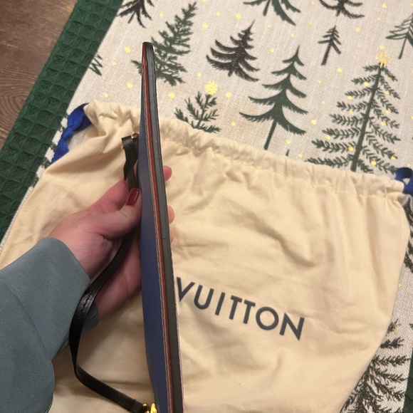 Louis Vuitton Neverfull Game On POUCH new, never used. Authentic. - Picture 9 of 11